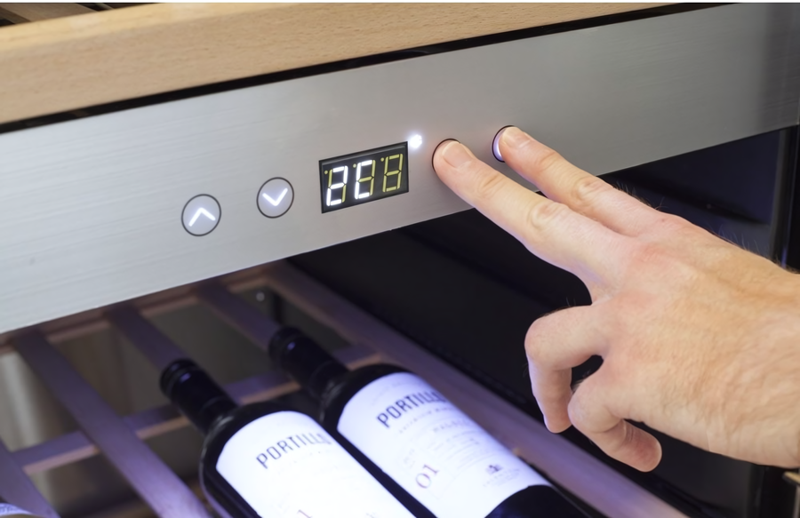 Отдельностоящий винный шкаф CASO WineComfort 66