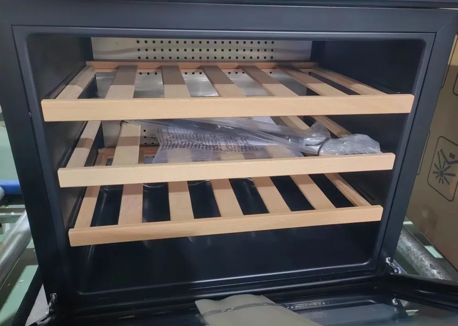 Встраиваемый винный шкаф Vinosafe VSC24BM